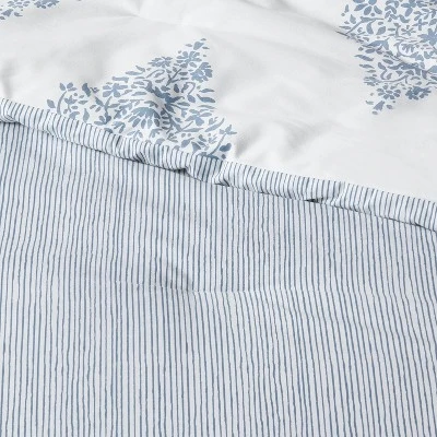 Reversible Medallion Family-Friendly Comforter & Sham Set White/Blue - Threshold™ - Image 5