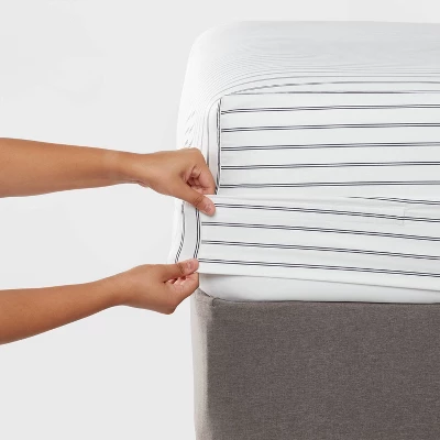 400 Thread Count Performance Fitted Sheet - Threshold™ - Image 3